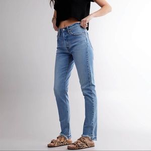 LEVIS TATTERED
501 SKINNY
W 27
L 28